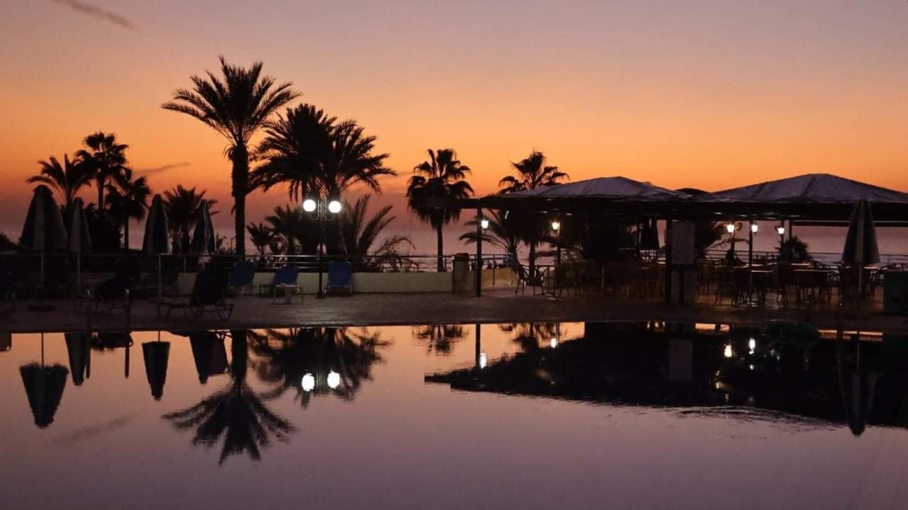 Helios Bay Hotel And Suites Klorakas Exterior foto
