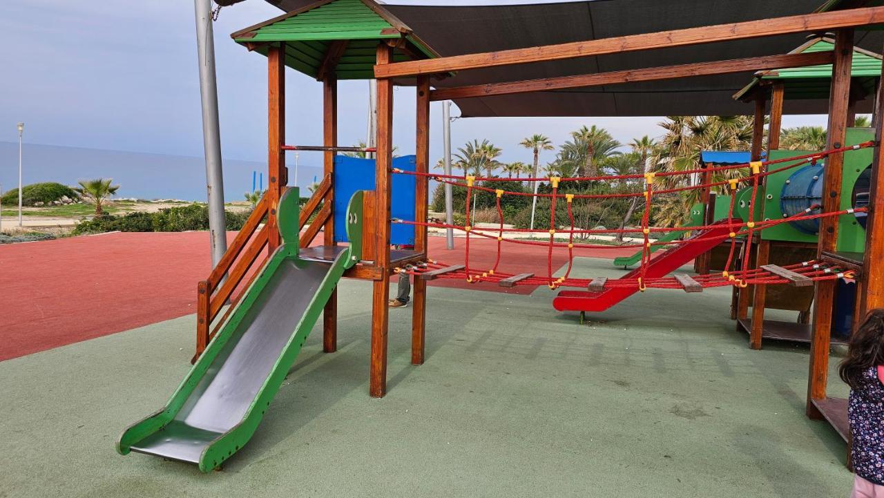 Helios Bay Hotel And Suites Klorakas Exterior foto