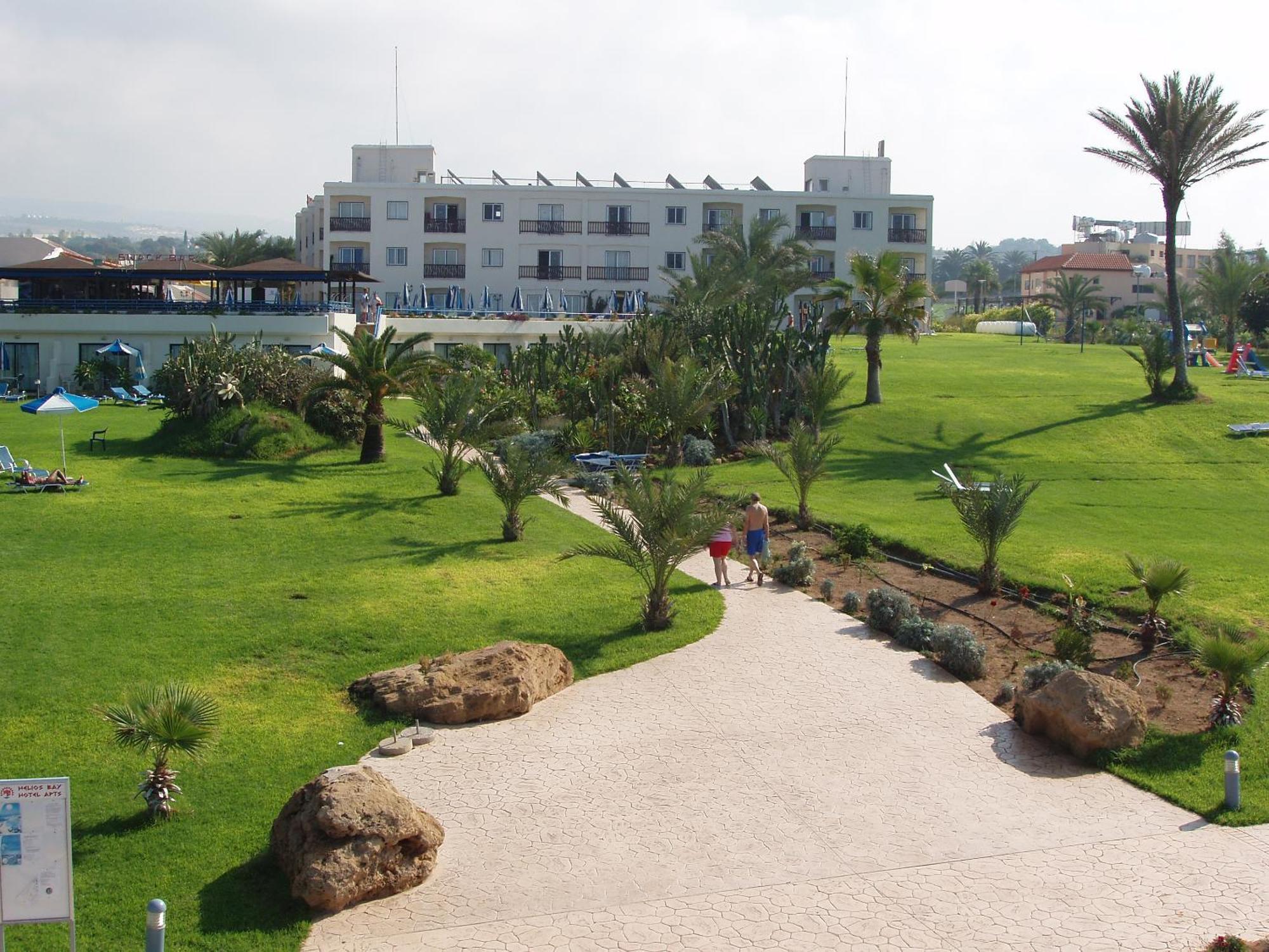 Helios Bay Hotel And Suites Klorakas Exterior foto