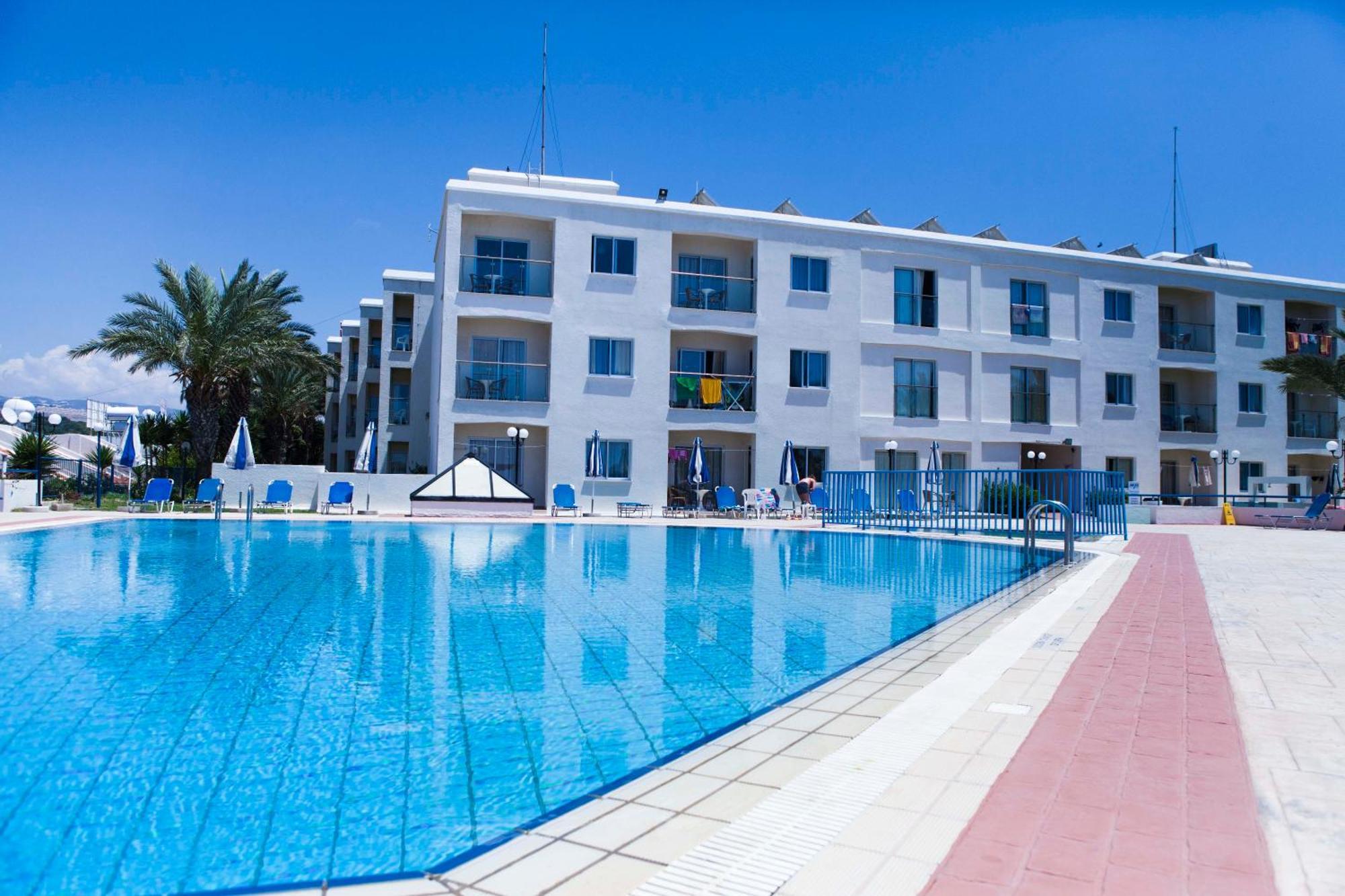 Helios Bay Hotel And Suites Klorakas Exterior foto