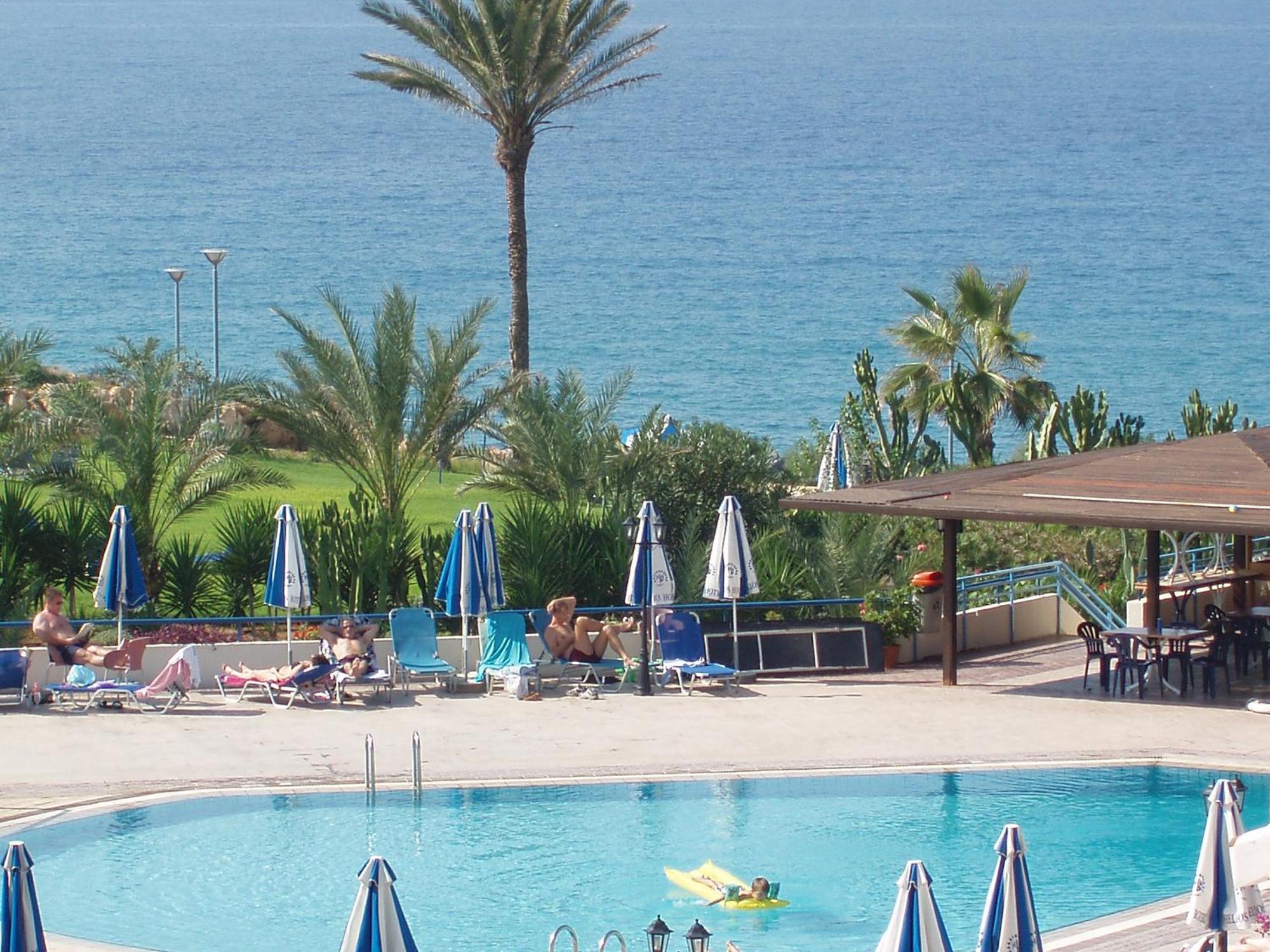 Helios Bay Hotel And Suites Klorakas Exterior foto