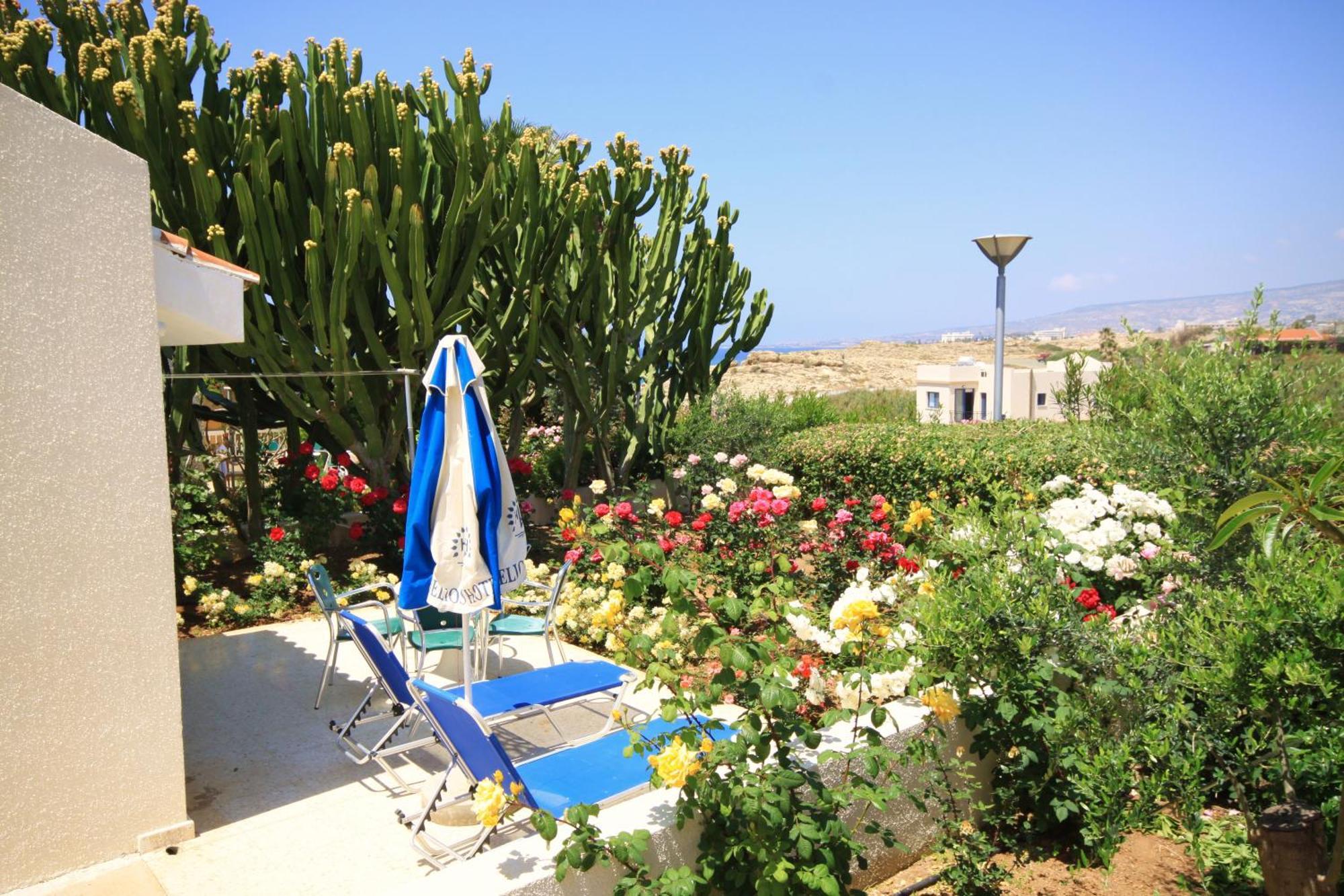 Helios Bay Hotel And Suites Klorakas Exterior foto