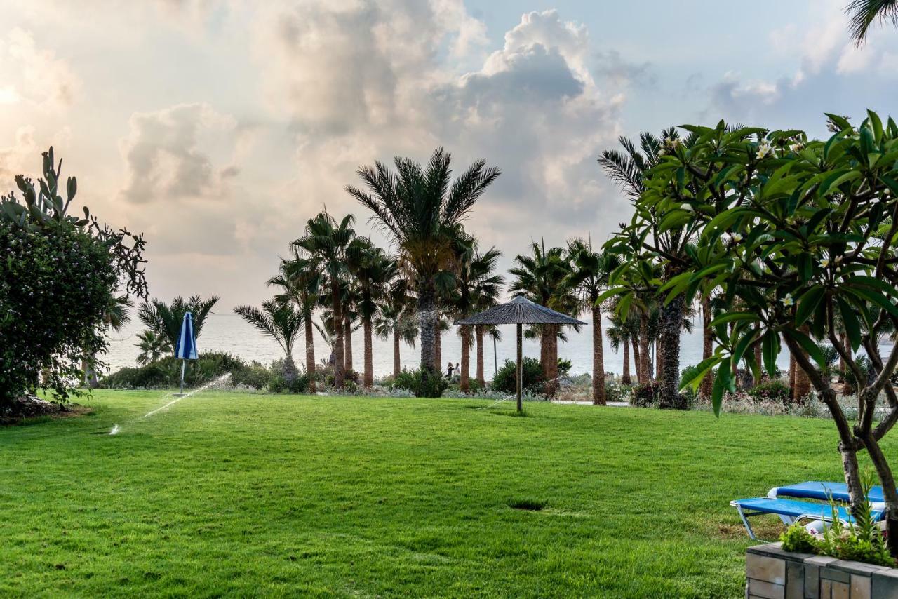 Helios Bay Hotel And Suites Klorakas Exterior foto